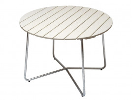 Outdoor table A9, Ø 100 cm. Galvanized steel base. 