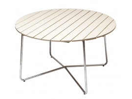 Table de repas scandinave d'extérieur modèle A9, Ø 120 cm. Structure en acier galvanisé. 