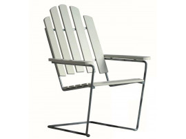 A3 outdoor armchair galvanized steel base. 