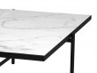 Table basse scandinave en marbre de Carrare. 90 cm. Structure noire. 