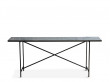 Console scandinave en marbre de Carrare. Structure noire. 