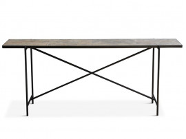 Console scandinave en marbre de Carrare. Structure noire. 