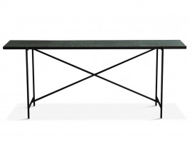 Console scandinave en marbre de Carrare. Structure noire. 