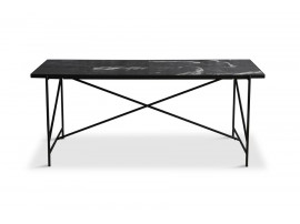Table de repas scandinave en marbre de Carrare. 185 cm. Structure noire. 