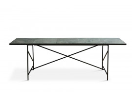 Table de repas scandinave en marbre de Carrare. 230 cm. Structure noire. 