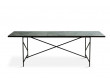 Table de repas scandinave en marbre de Carrare. 230 cm. Structure noire. 