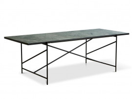 Table de repas scandinave en marbre de Carrare. 230 cm. Structure noire. 