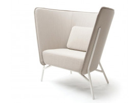 Aura M Chair. 