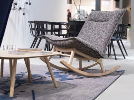 Fauteuil à bascule scandinave modèle Lab XL. 