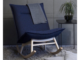 Fauteuil à bascule scandinave modèle Lab XL. 