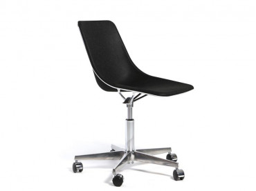 Kola Stack Z Swivel Chair. 