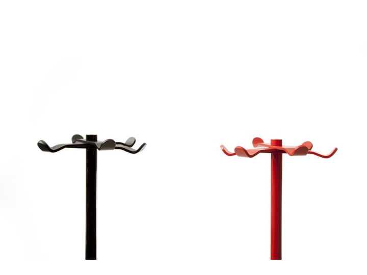 Porte-manteau scandinave modèle Propel.