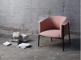 Kavai armchair. Metal frame. 