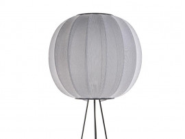 Lampadaire scandinave modèle Knit-Wit. Ø 45cm. Taille L. 