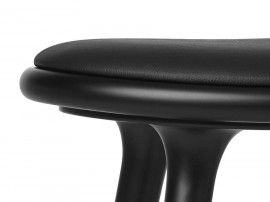 Tabouret scandinave.  69 cm ou 74 cm. . Hêtre teinté noir mat. 