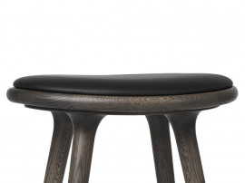 Tabouret scandinave. 69 cm ou 74 cm. Chêne teinté gris Sirka.    