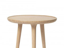 Table d'appoint scandinave modèle Accent chêne.  Ø 45 cm, 2 tailles