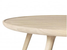 Accent Oval Lounge Table.