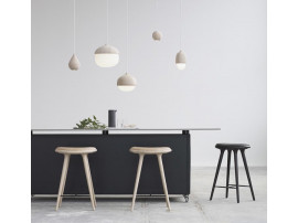 Suspension scandinave modèle Tehro. Taille S. Tilleul teinté noir et verre fumé. 