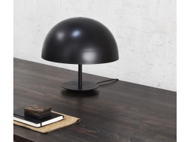 Lampe à poser scandinave modèle Babby Dome black
