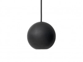 Suspension scandinave modèle Liuku Ball. Noir. 