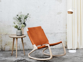 Fauteuil à bascule ou rocking chair scandinave modèle Rocker chêne blanchi