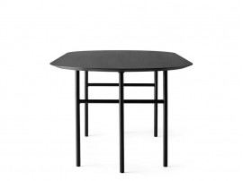 Table de repas scandinave Snaregade ovale. 8-10  pers.