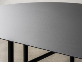 Snaregade Dining Table. Oval shape. 8-10 seats. 