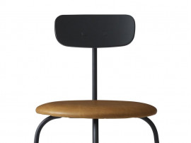 Chaise de bar scandinave modèle Afteroom. Cuir. 63 cm ou 73 cm