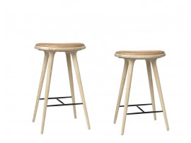 Tabouret scandinave. 69 cm ou 74 cm. Chêne naturel savonné.  