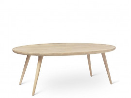 Table basse scandinave modèle Accent chêne. Ovale. 