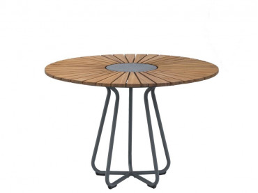 Circle outdoor dining table,  Ø 110 cm. 4-6 seats