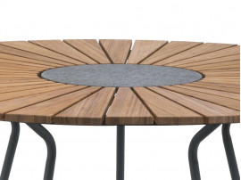 Circle outdoor dining table,  Ø 150 cm. 8-10 seats