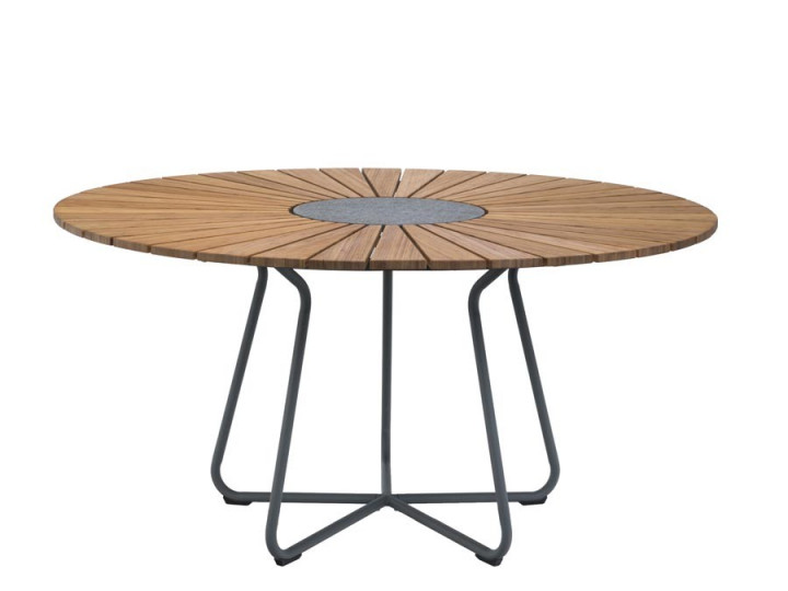 Circle outdoor dining table,  Ø 150 cm. 8-10 seats