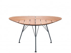 Table de repas scandinave d'extérieur  modèle Leaf, 9 pers.