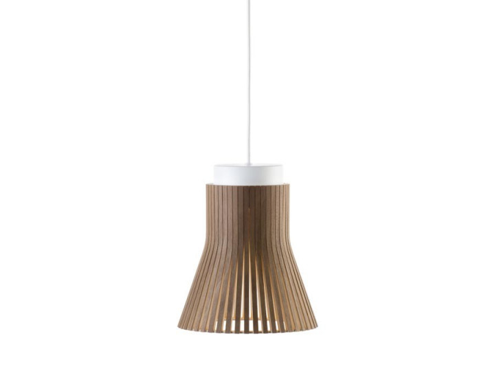 Suspension scandinave modèle  Petite 4600. Noyer.  