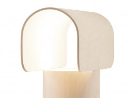 Lampe de table scandinave modèle Teelo 8020.  