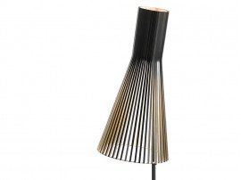 Lampadaire scandinave modèle Secto 4210. 