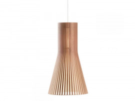 Suspension scandinave modèle Secto 4201. Noyer. 