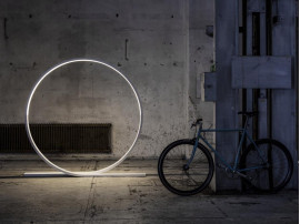 LOOP Giant floor lamp