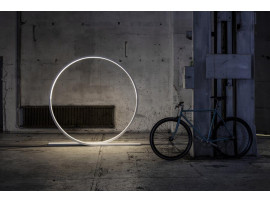 LOOP Giant floor lamp