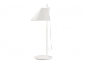 Yuh table lamp or desk lamp. White