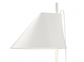 Yuh table lamp or desk lamp. White