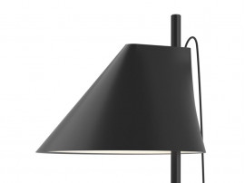 Yuh table lamp or desk lamp. Black