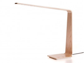 Lampe à poser scandinave modèle Led 4. 