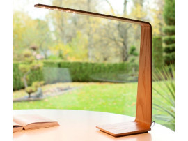 Lampe à poser scandinave modèle Led 8. 