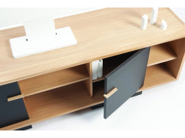 Ita TV stand