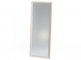 Float standing mirror