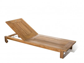 Chaise longue scandinave modèle Skanör. 