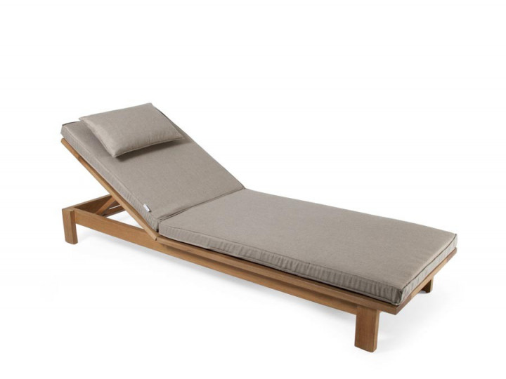 Chaise longue scandinave modèle Skanör. 